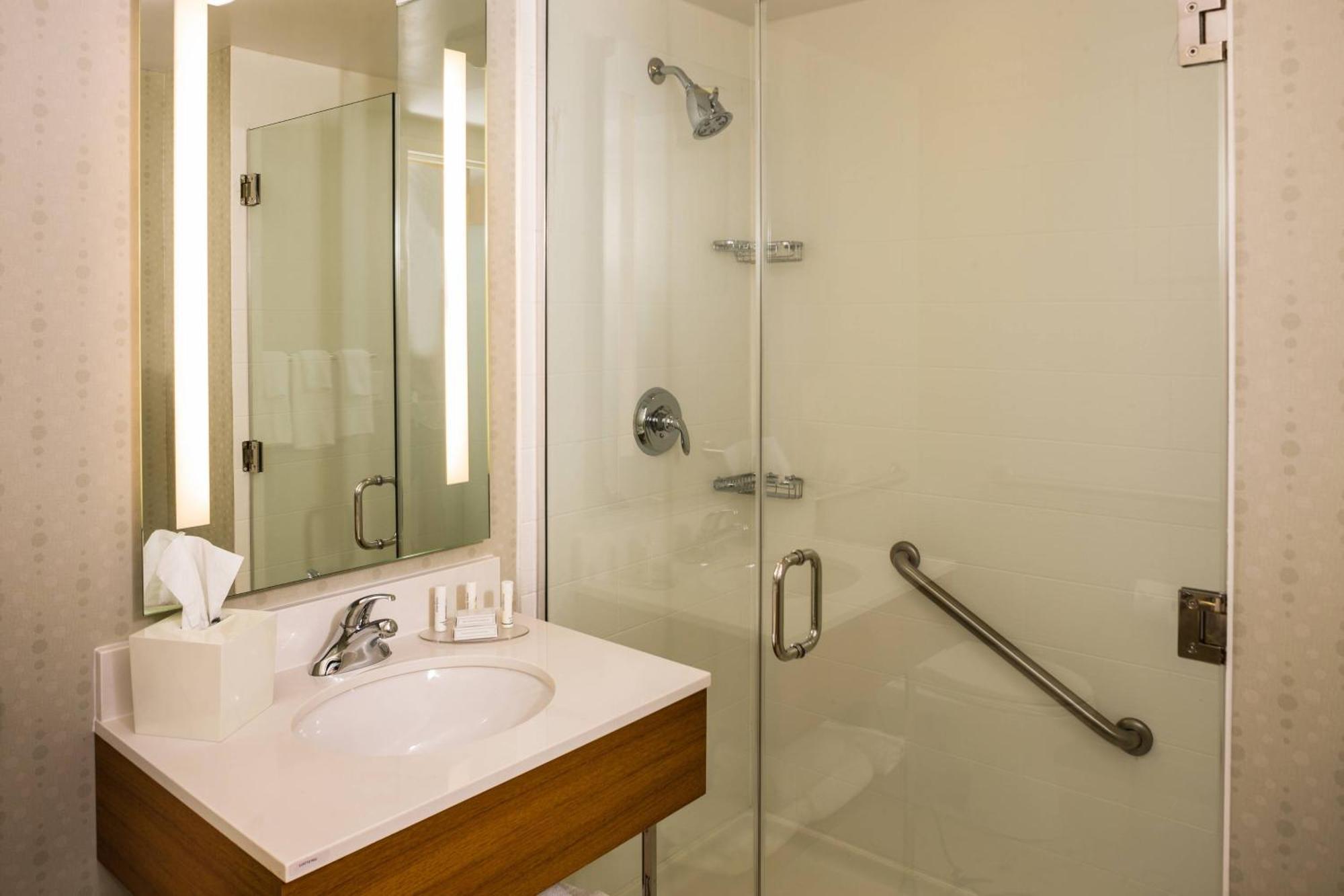 Springhill Suites By Marriott New York Laguardia Airport Exterior foto